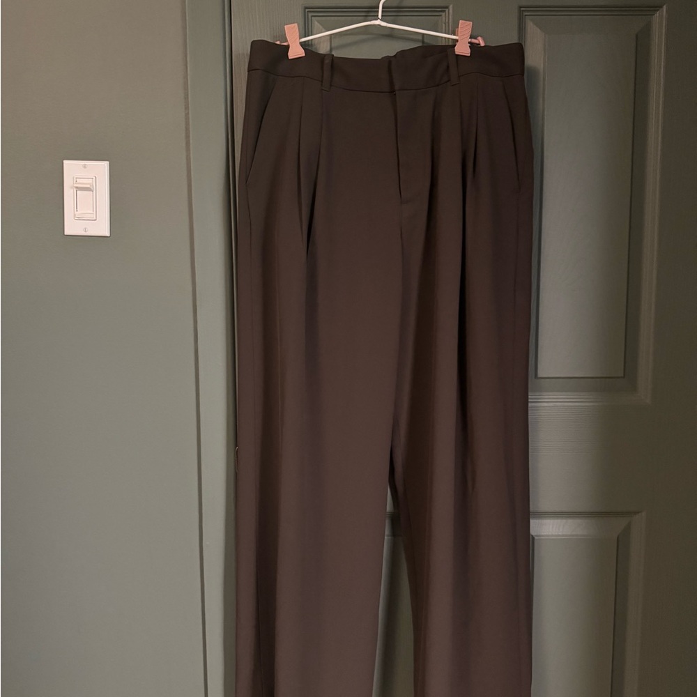 Gap - Pleated Dress Pants - Brown